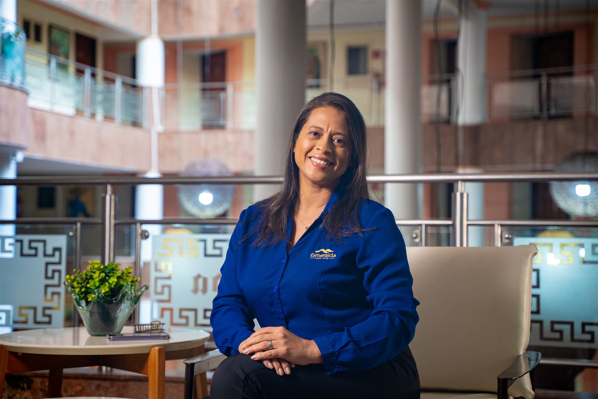 Colaboradora do Esmeralda Praia Hotel